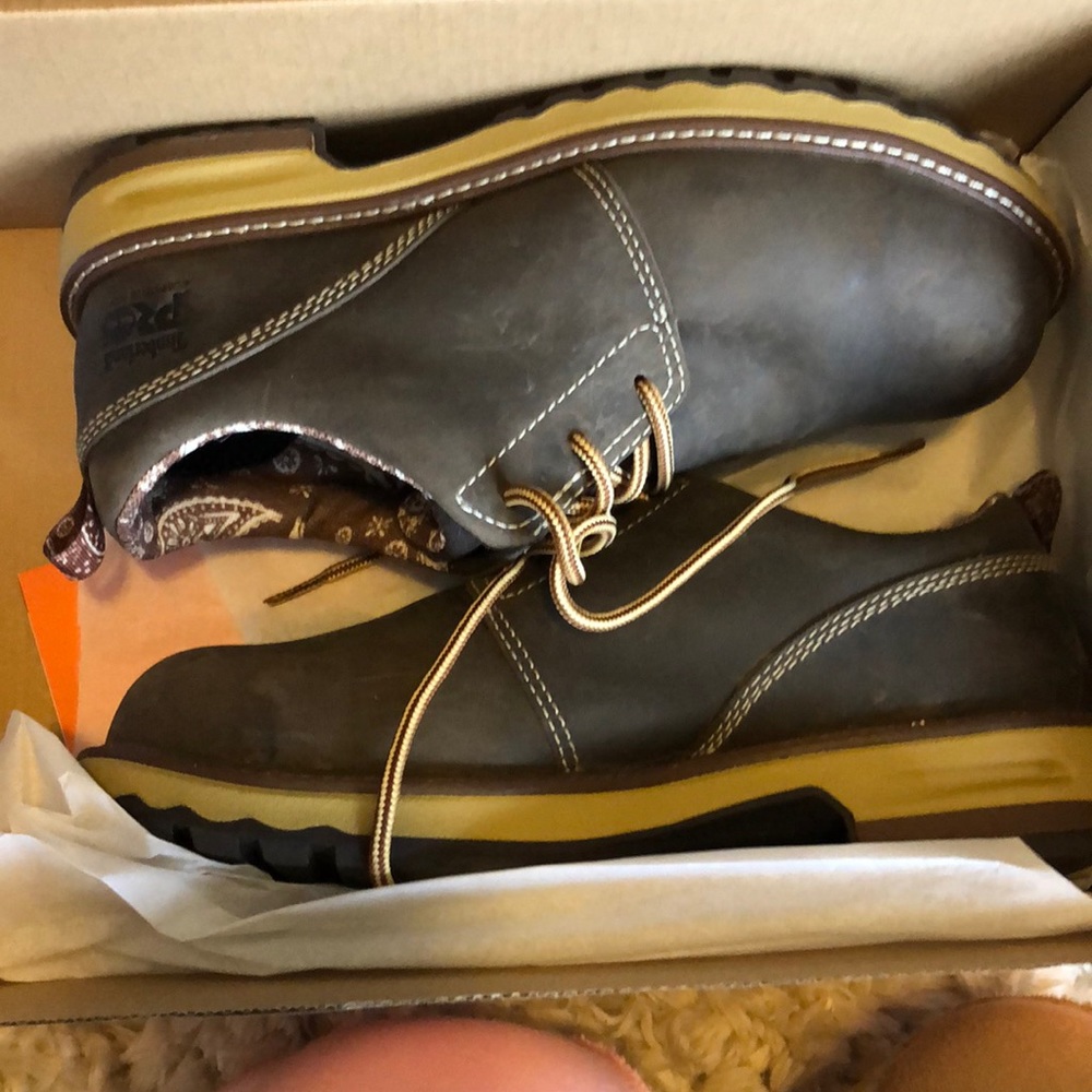 Steel toe shoes
